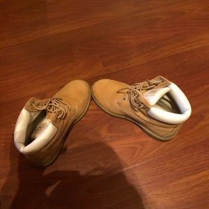 Timberland Boot (Women 6/Men 4)